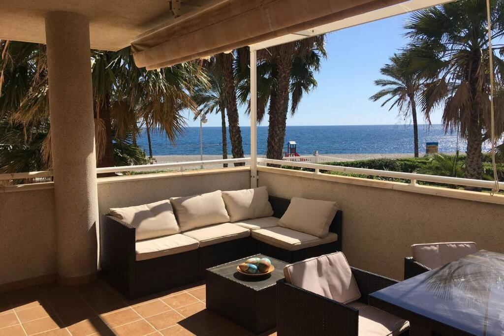 Frente Al Mar Apartment Кастел де Феро Екстериор снимка
