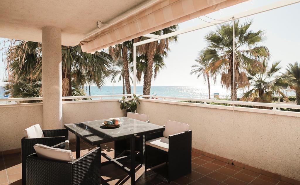 Frente Al Mar Apartment Кастел де Феро Екстериор снимка